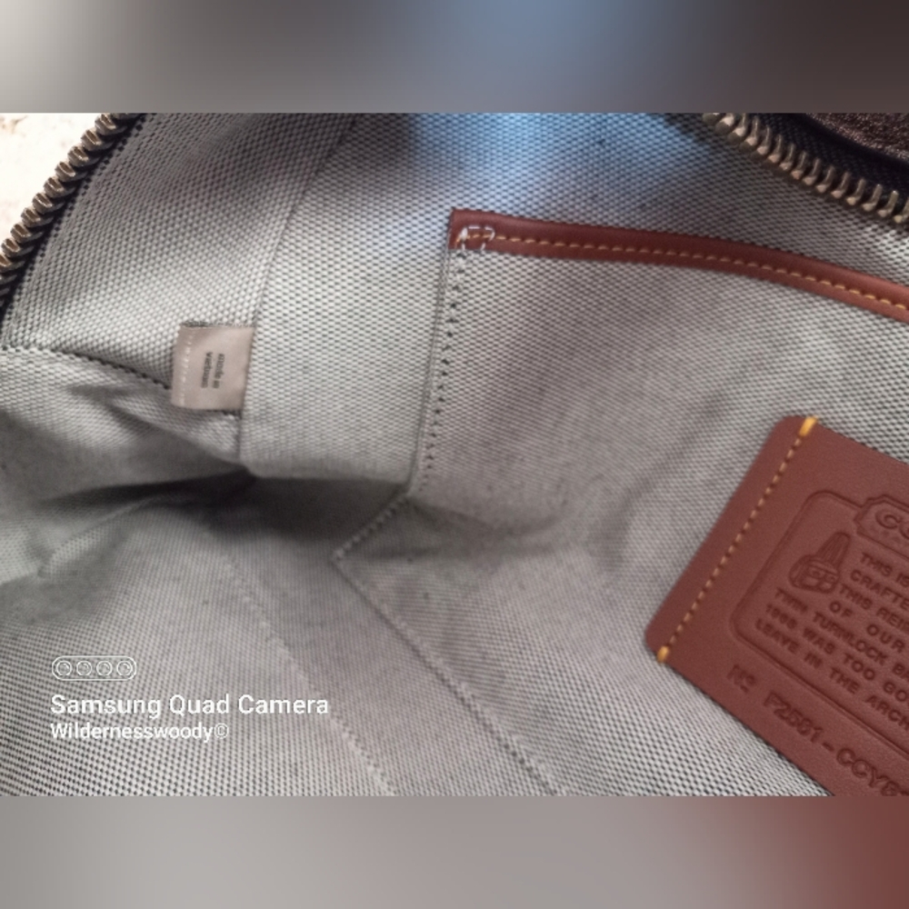 The Coach Originals, Coach Twin Turnlock 2025, Rub-Off Glovetanned Leather Bag - Picture 8 of 16